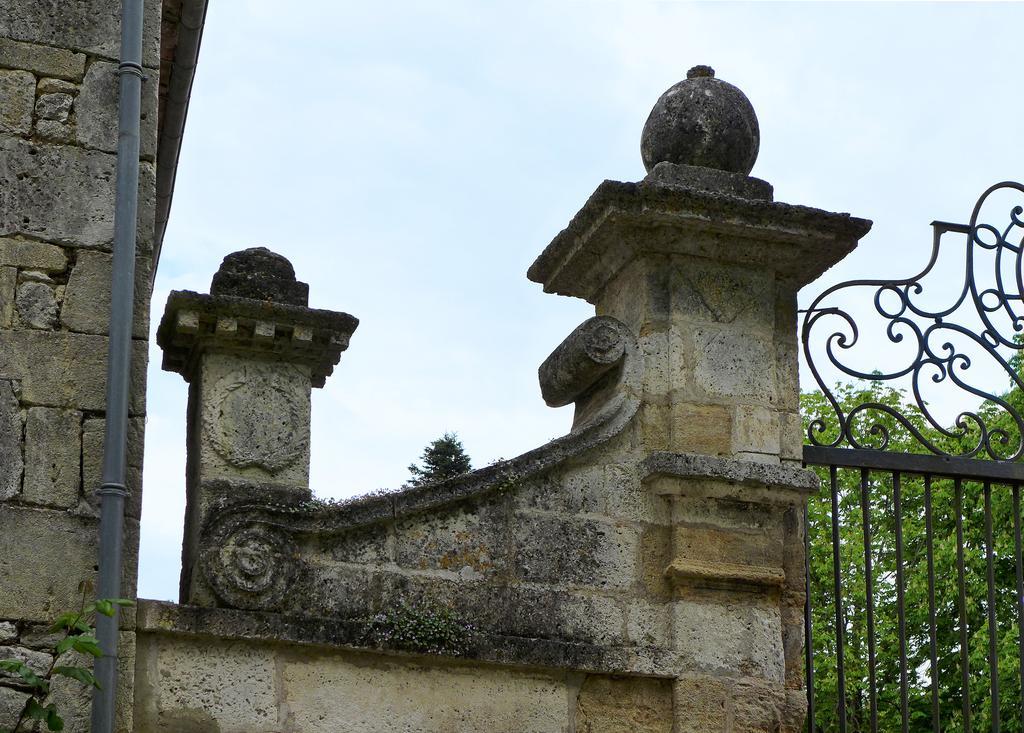 Chateau De Maumont Magnac-sur-Touvre Ngoại thất bức ảnh